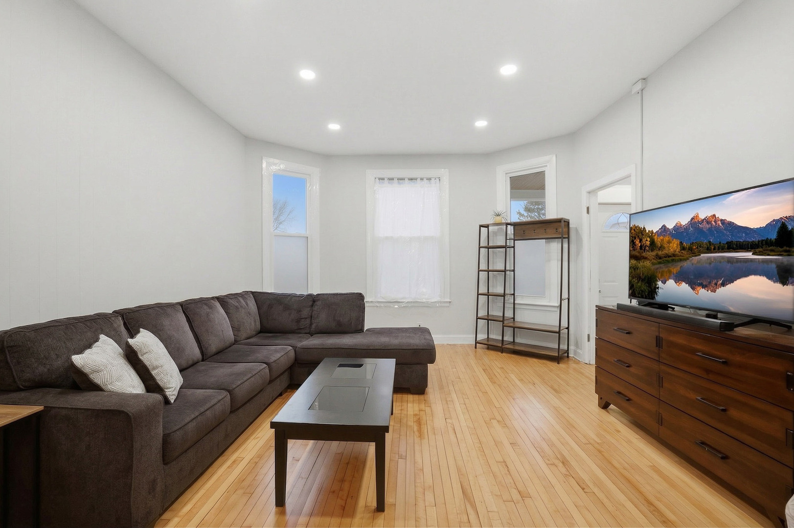 4327 N Avers Avenue, Chicago, IL 60618