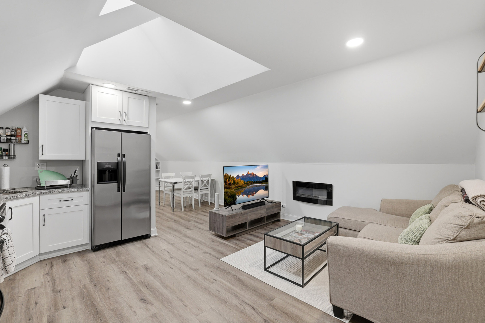 4327 N Avers Avenue, Chicago, IL 60618