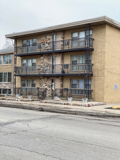 11907 Gregory Street #3, Blue Island, IL 60406