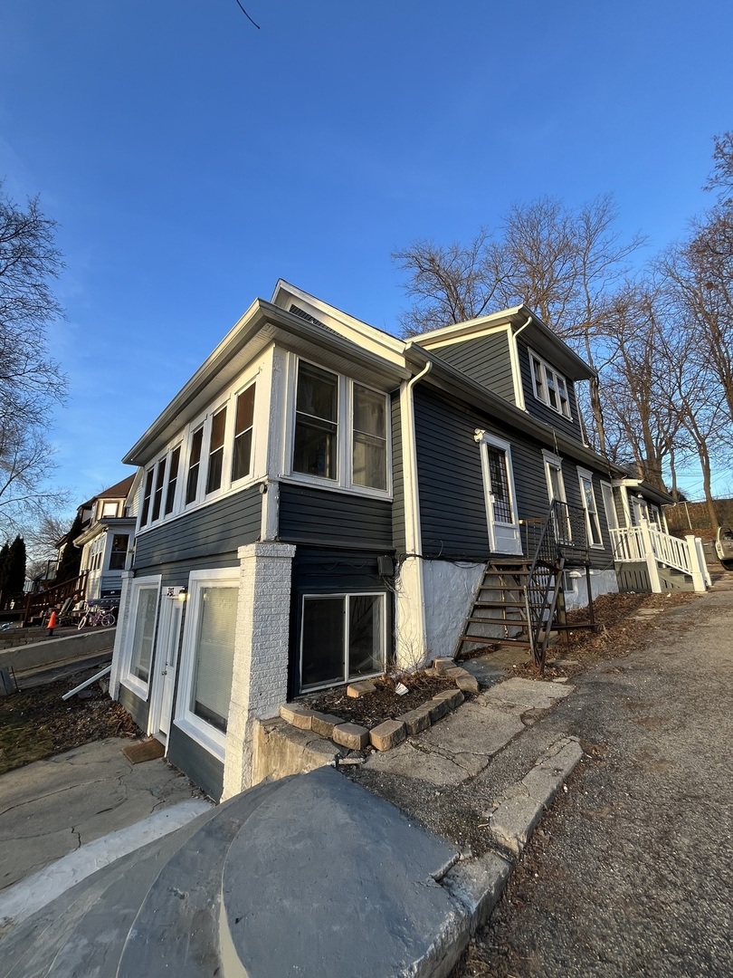 393 Wellington Avenue #2, Elgin, IL 60120