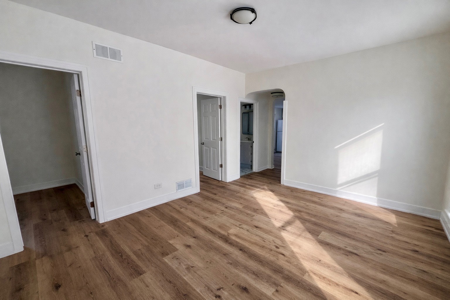 393 Wellington Avenue #2, Elgin, IL 60120