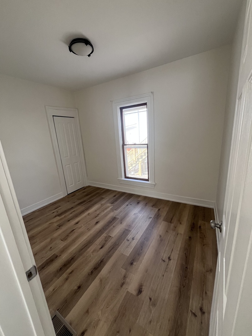 393 Wellington Avenue #2, Elgin, IL 60120