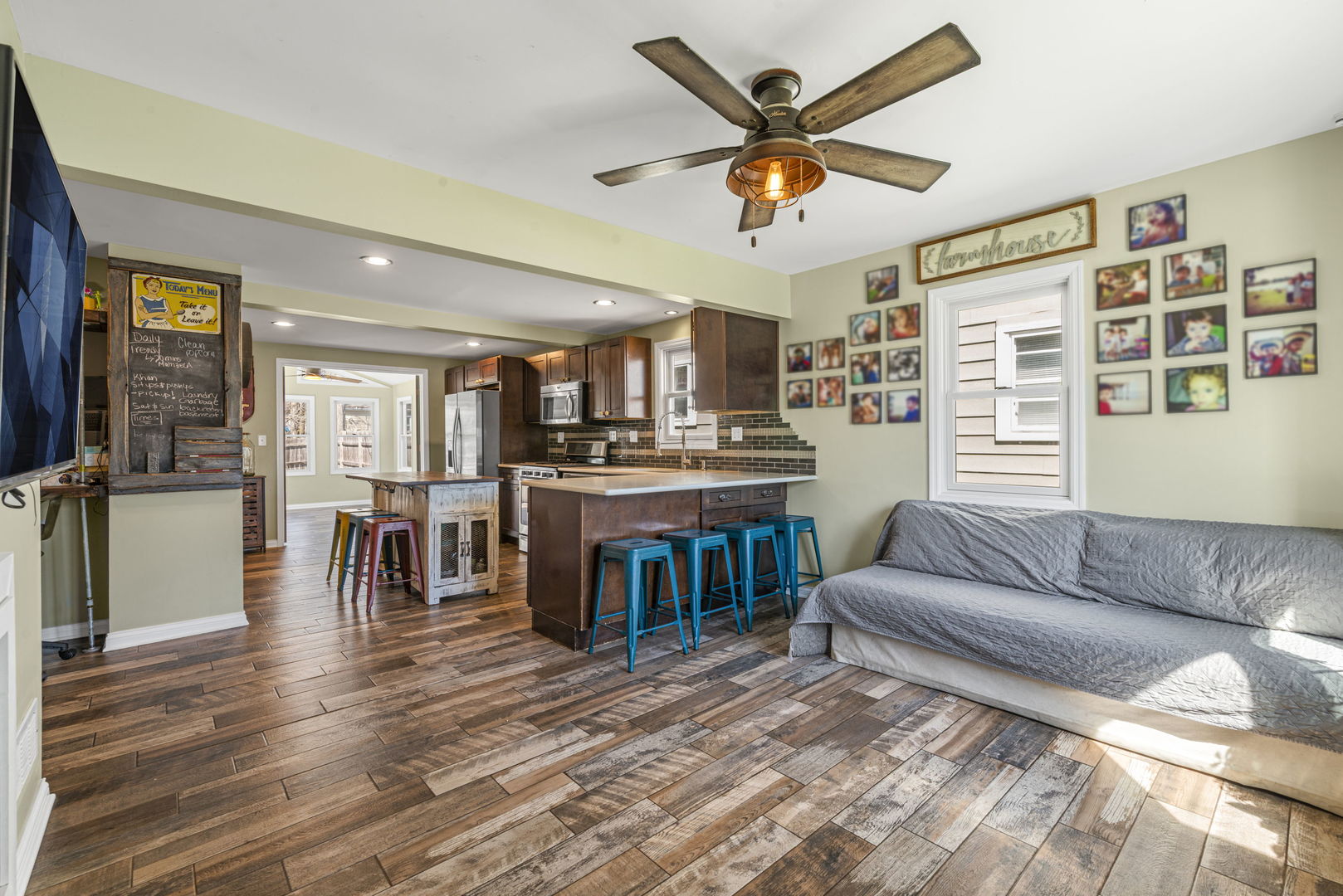 326 BELLEVUE Drive, Round Lake Park, IL 60073