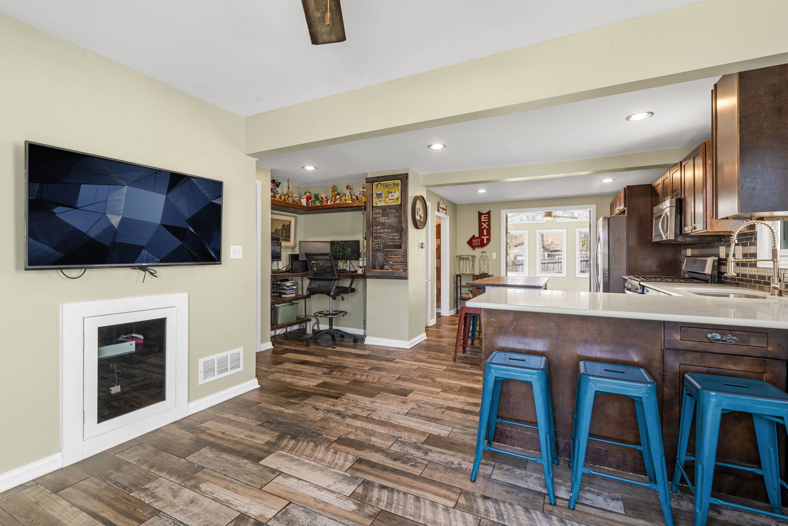 326 BELLEVUE Drive, Round Lake Park, IL 60073