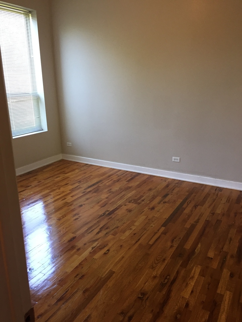 4041 S Calumet Avenue, Chicago, IL 60653