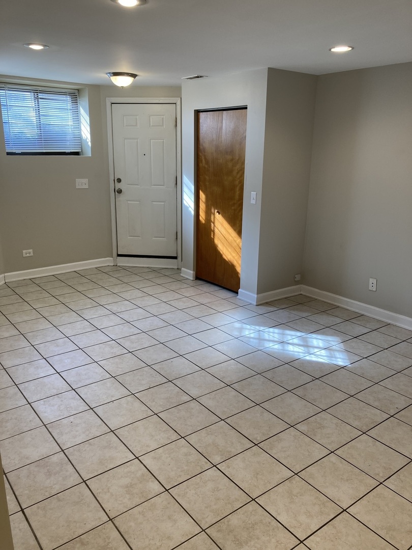 4041 S Calumet Avenue, Chicago, IL 60653