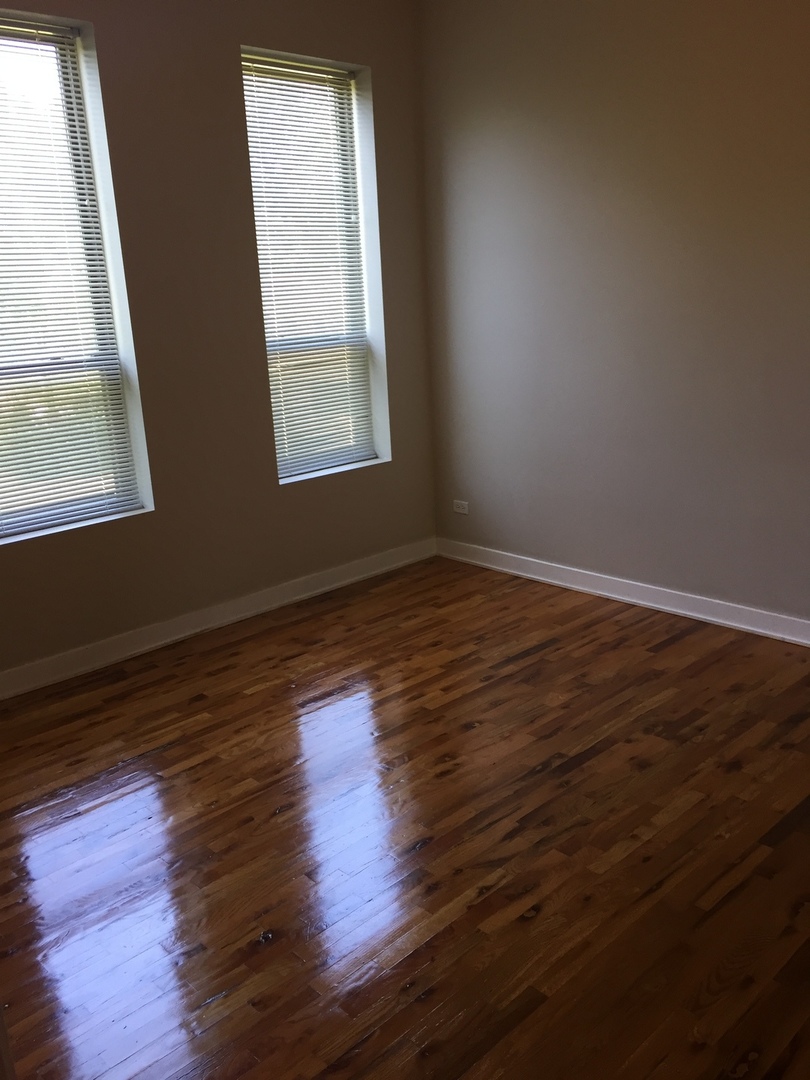 4041 S Calumet Avenue, Chicago, IL 60653