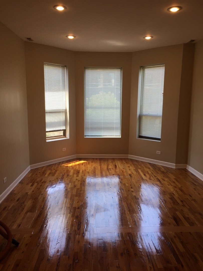 4041 S Calumet Avenue, Chicago, IL 60653