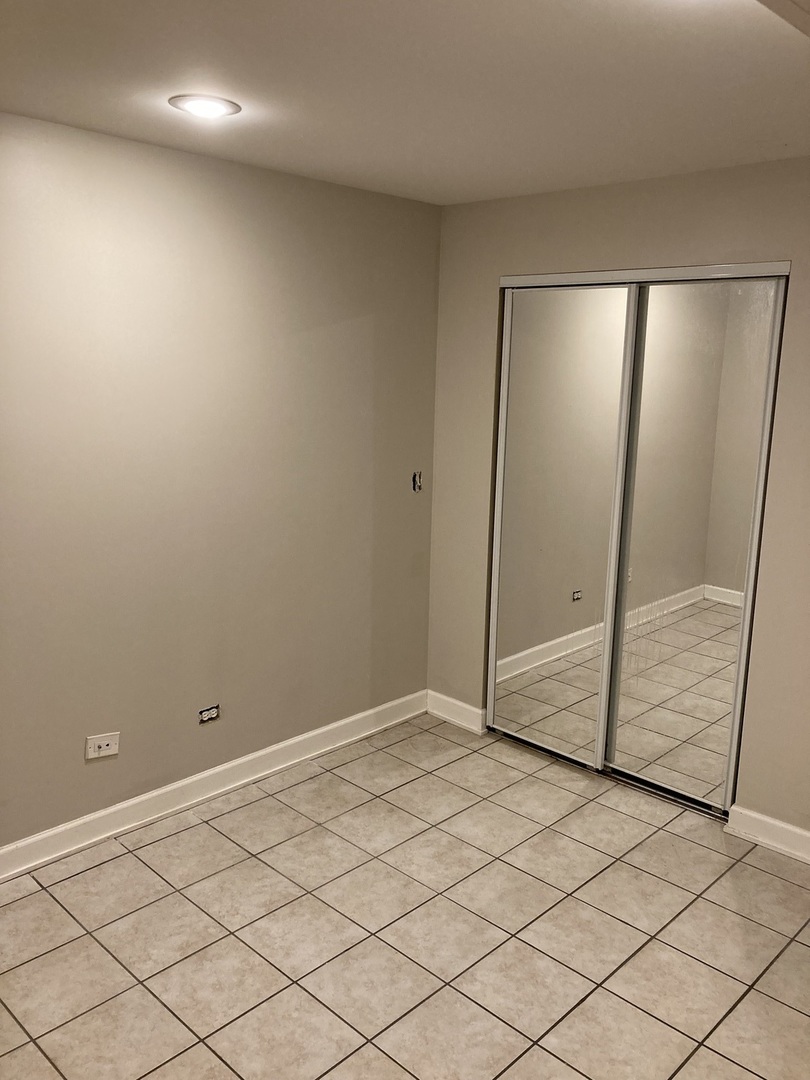 4041 S Calumet Avenue, Chicago, IL 60653