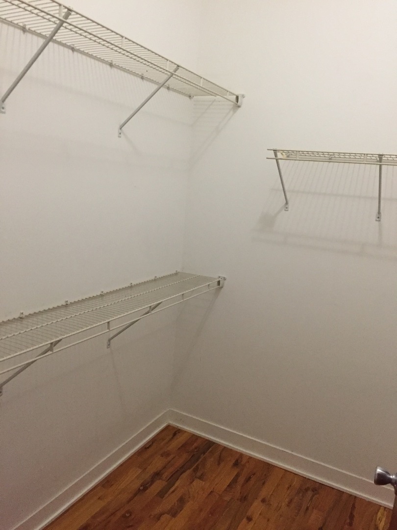 4041 S Calumet Avenue, Chicago, IL 60653