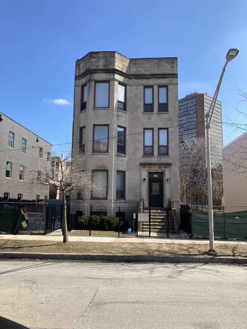 4041 S Calumet Avenue, Chicago, IL 60653