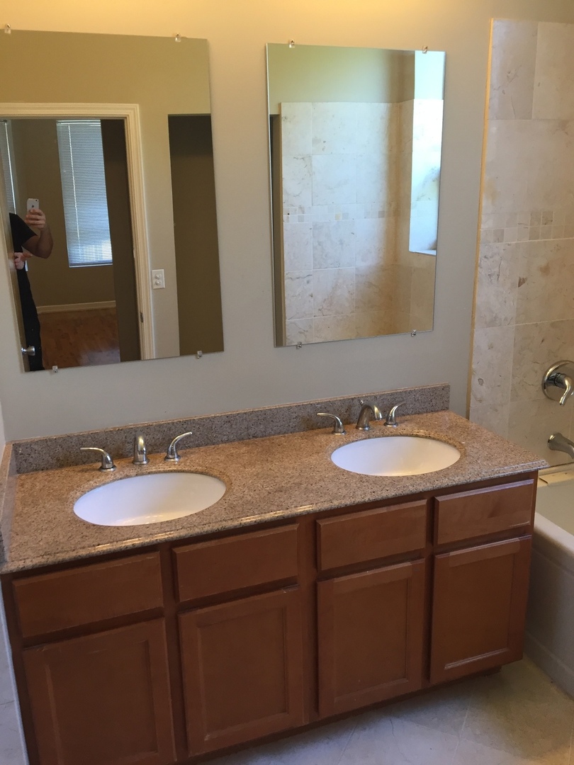 4041 S Calumet Avenue, Chicago, IL 60653