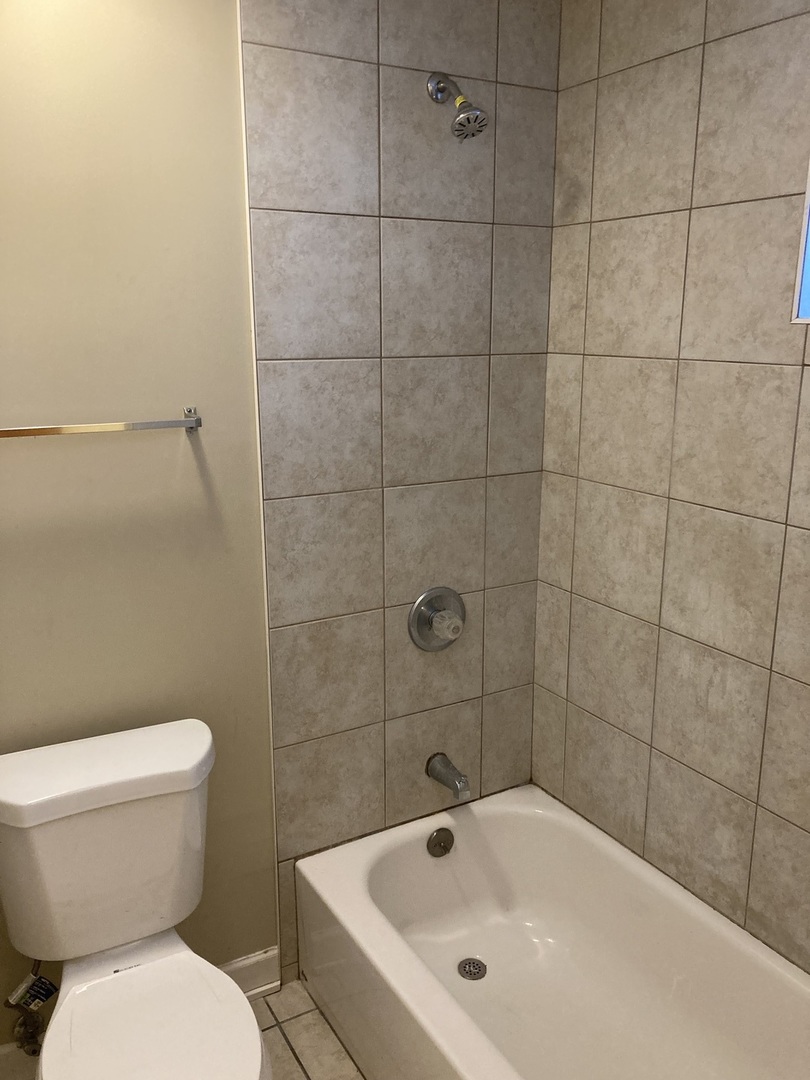 4041 S Calumet Avenue, Chicago, IL 60653