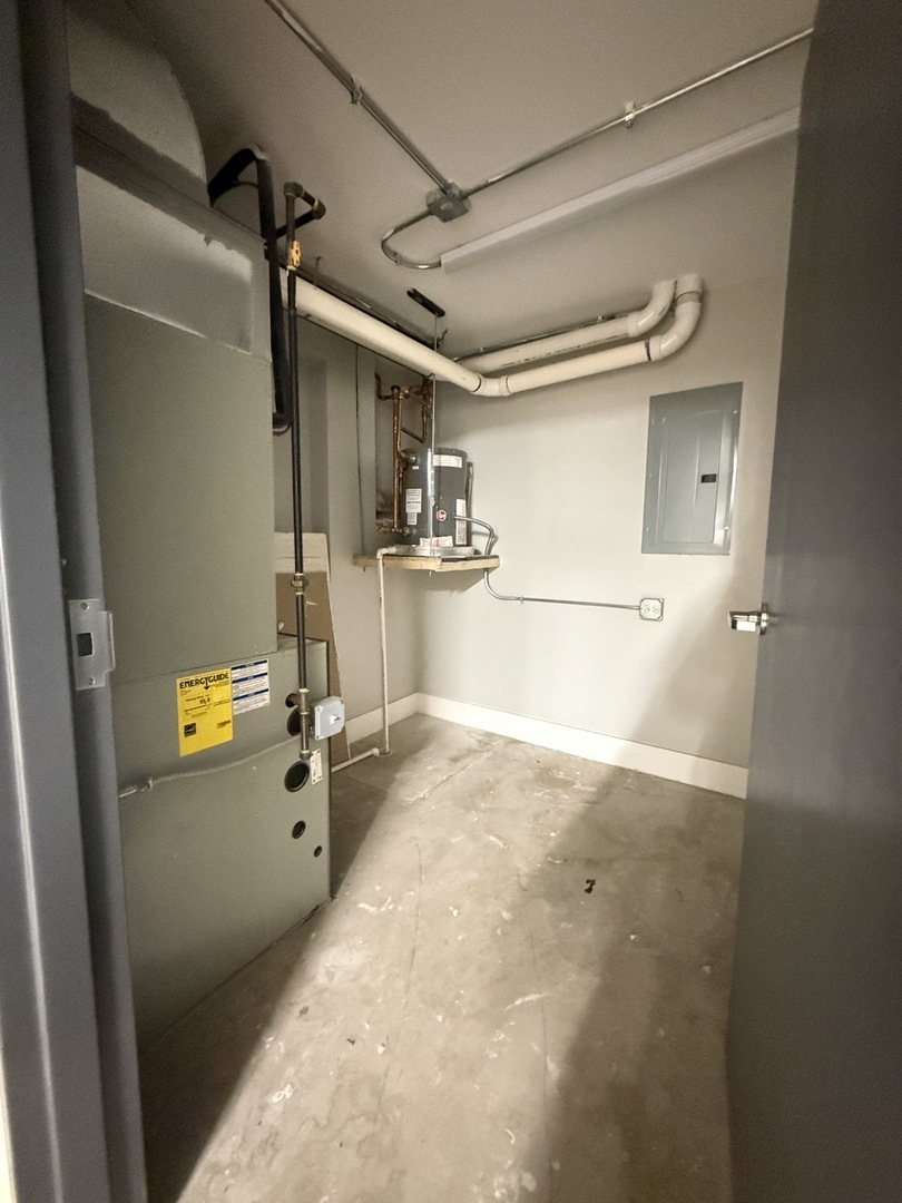 7051 N Clark Street, Chicago, IL 60626