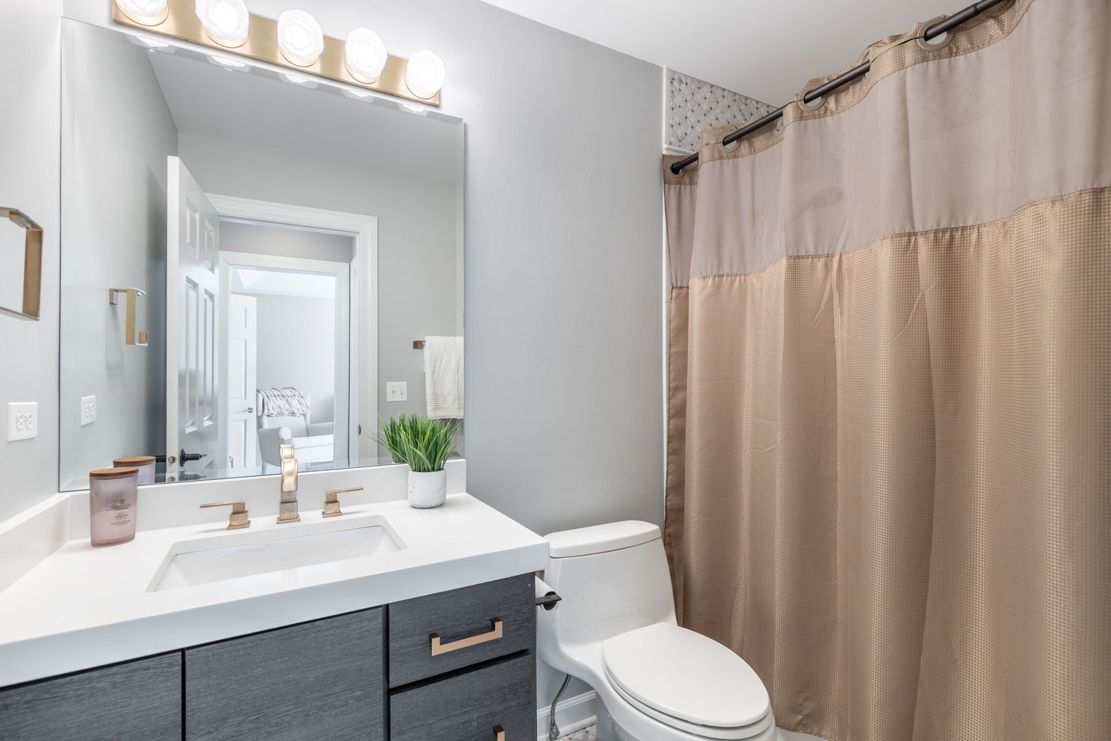 1720 Baybrook Lane, Naperville, IL 60564