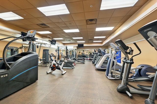 1720 Baybrook Lane, Naperville, IL 60564