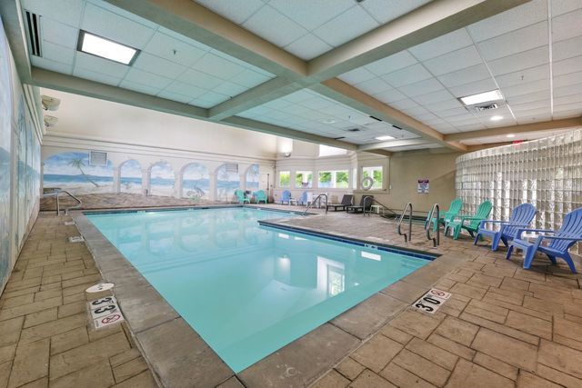 1720 Baybrook Lane, Naperville, IL 60564