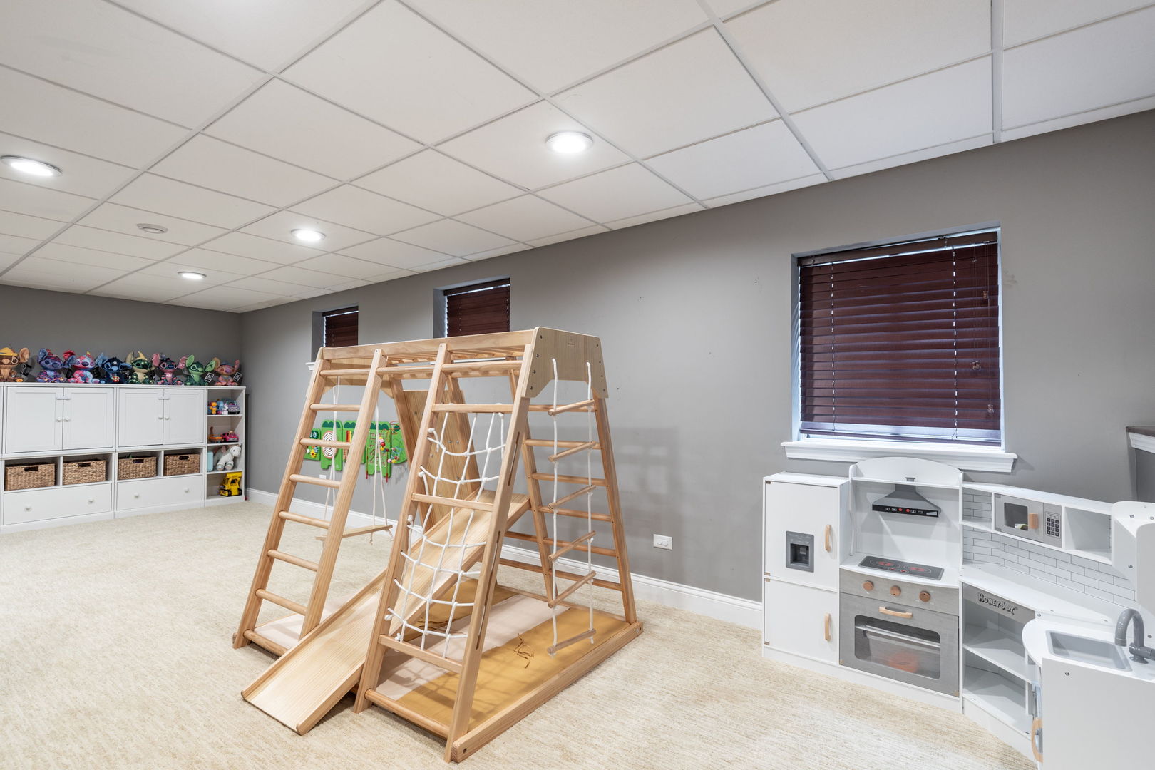 1720 Baybrook Lane, Naperville, IL 60564