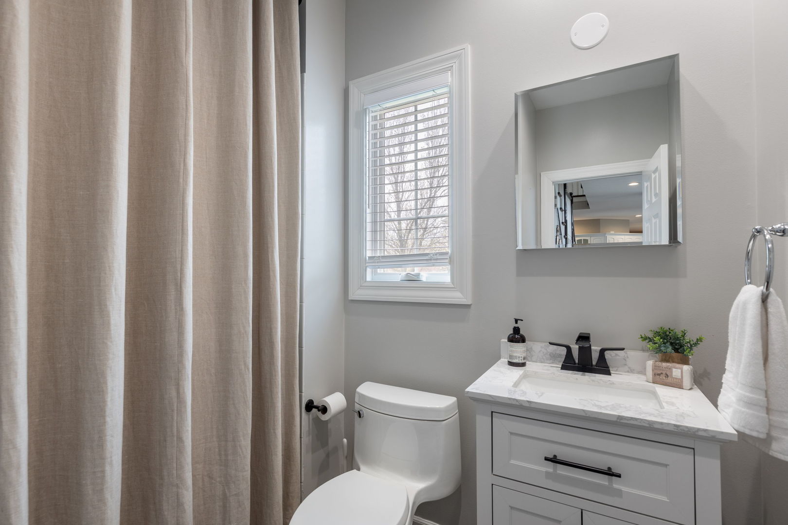 1720 Baybrook Lane, Naperville, IL 60564