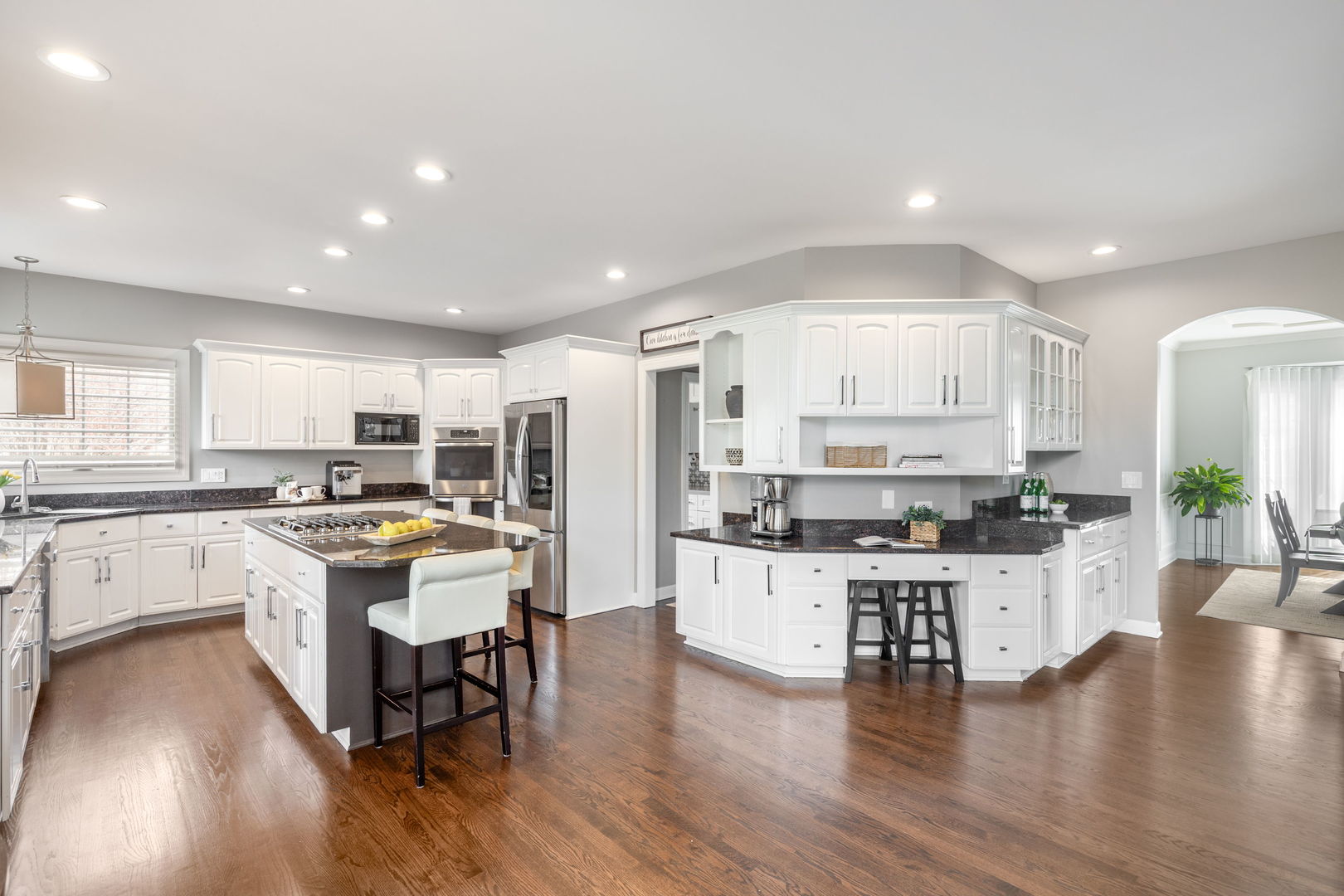 1720 Baybrook Lane, Naperville, IL 60564