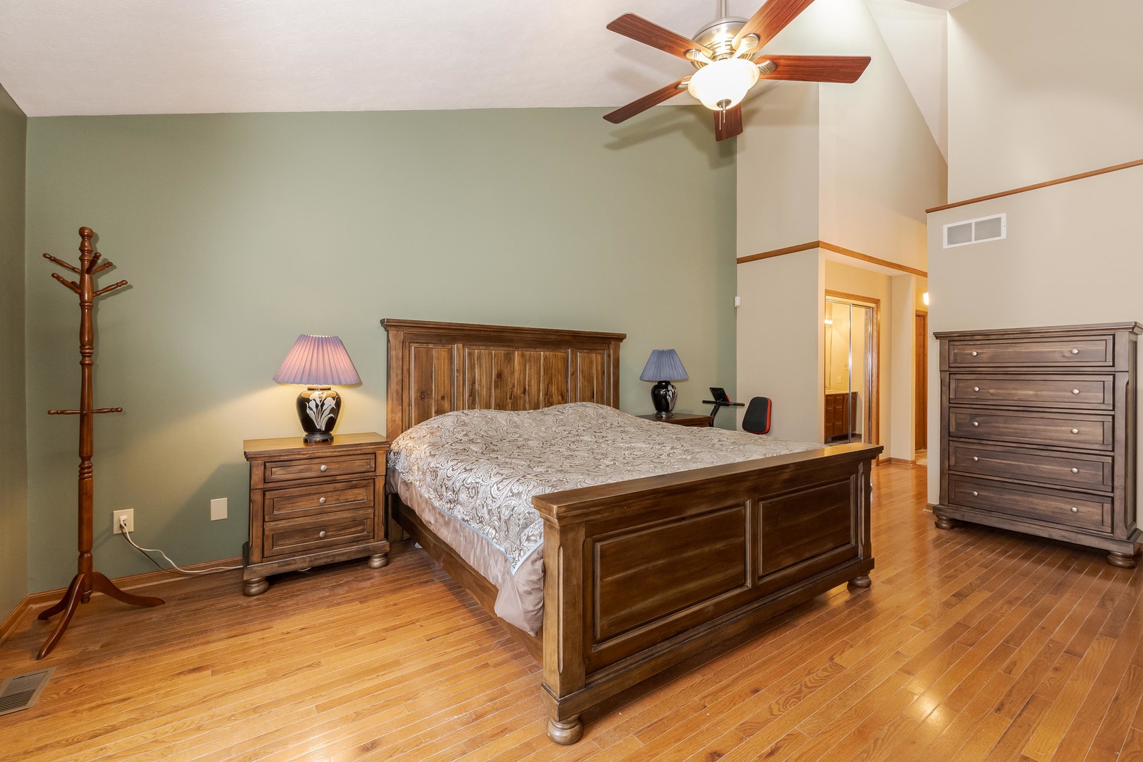 8627 Oakmont Road, Bloomington, IL 61705