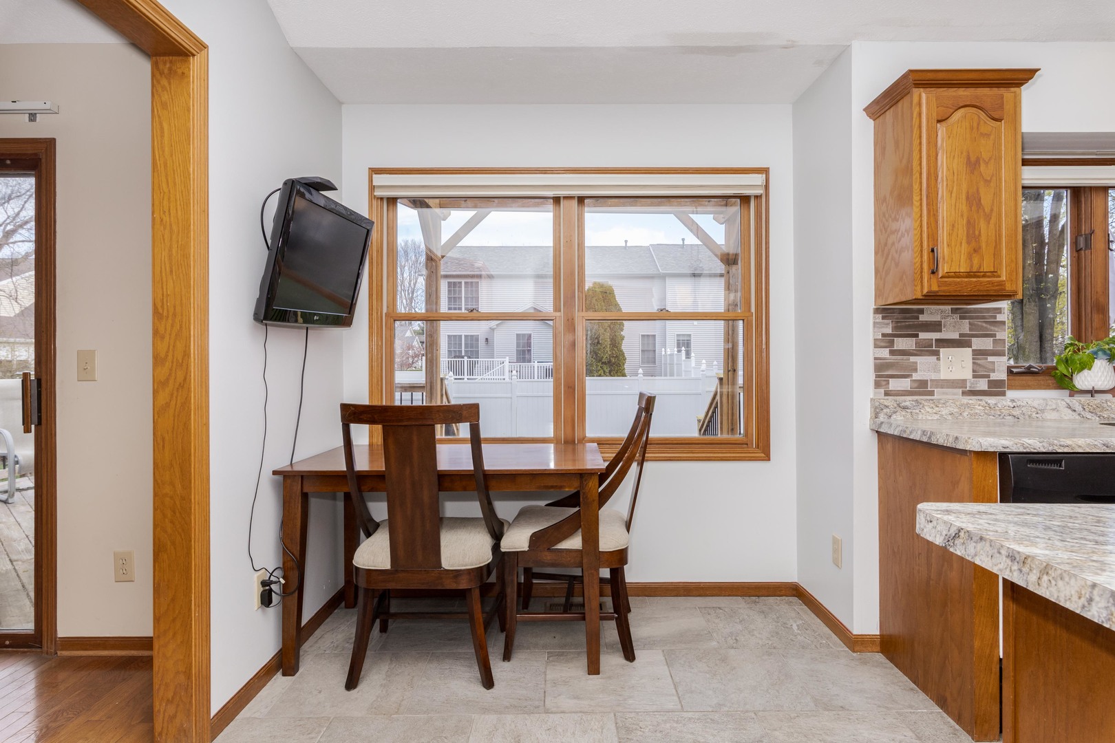 8627 Oakmont Road, Bloomington, IL 61705