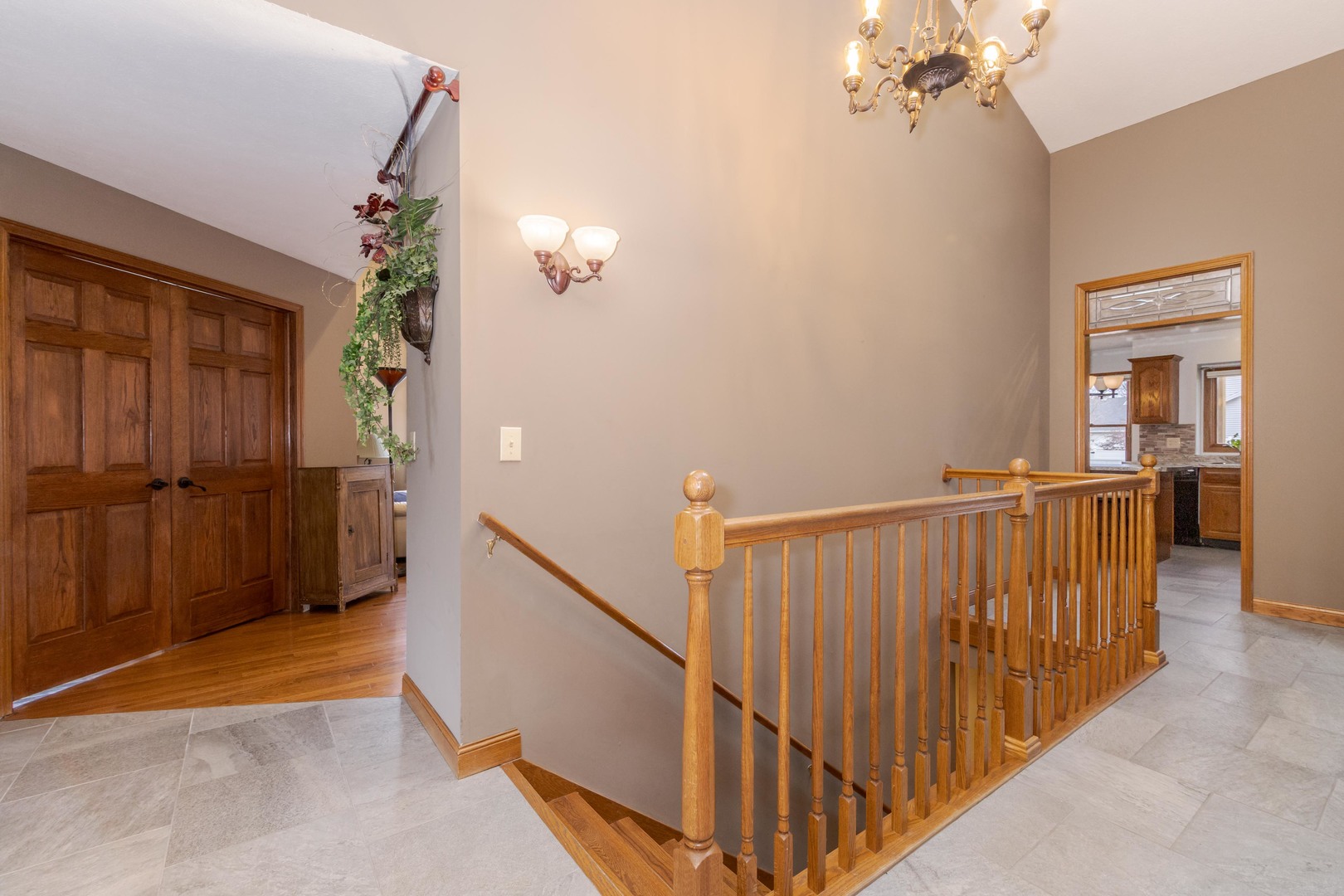 8627 Oakmont Road, Bloomington, IL 61705