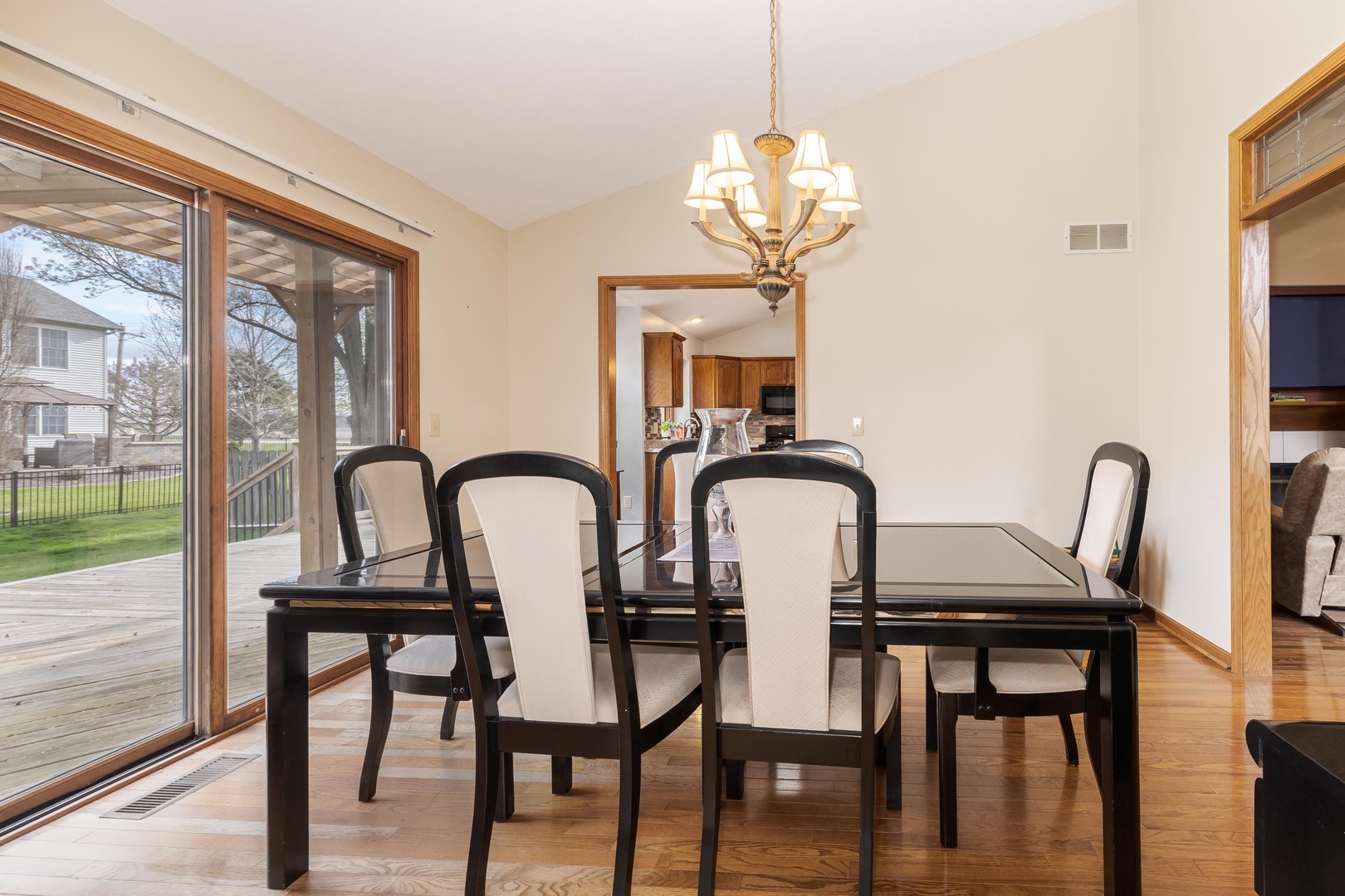 8627 Oakmont Road, Bloomington, IL 61705