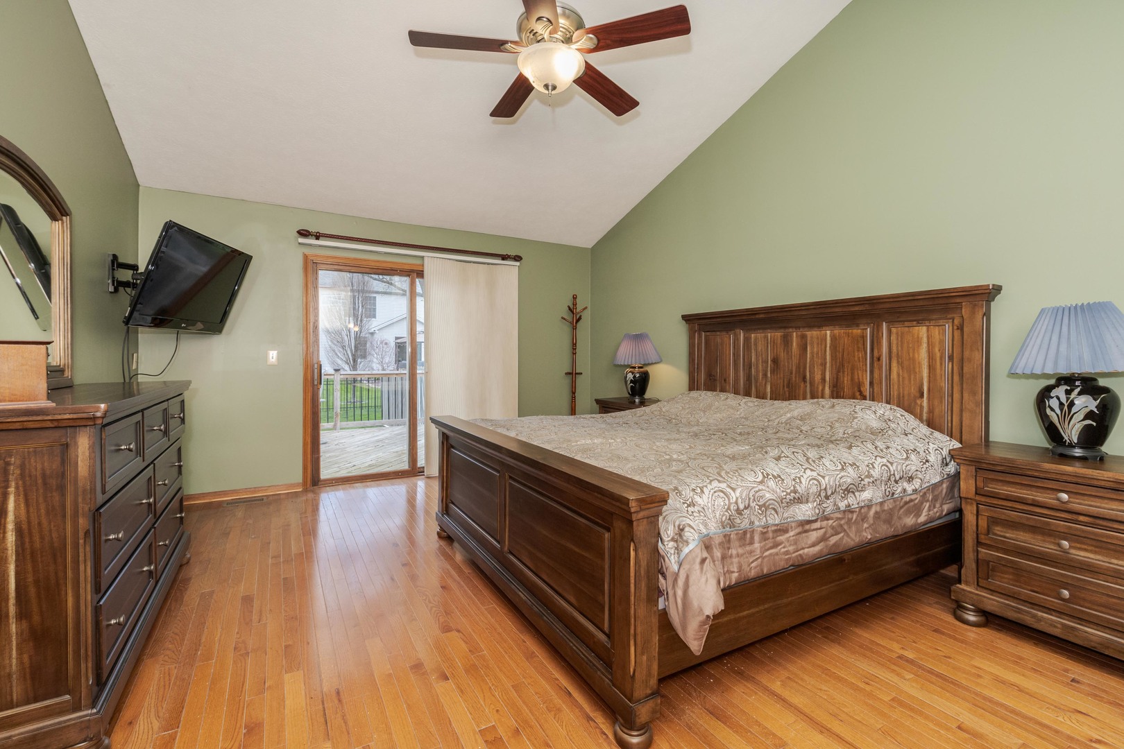 8627 Oakmont Road, Bloomington, IL 61705