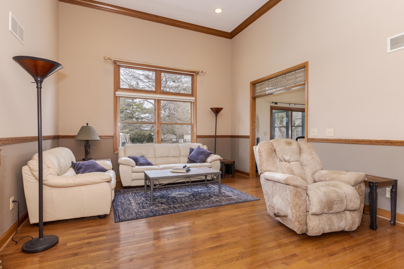 8627 Oakmont Road, Bloomington, IL 61705