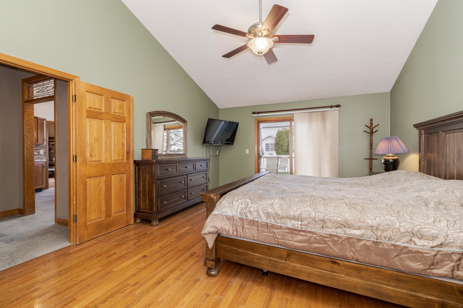 8627 Oakmont Road, Bloomington, IL 61705