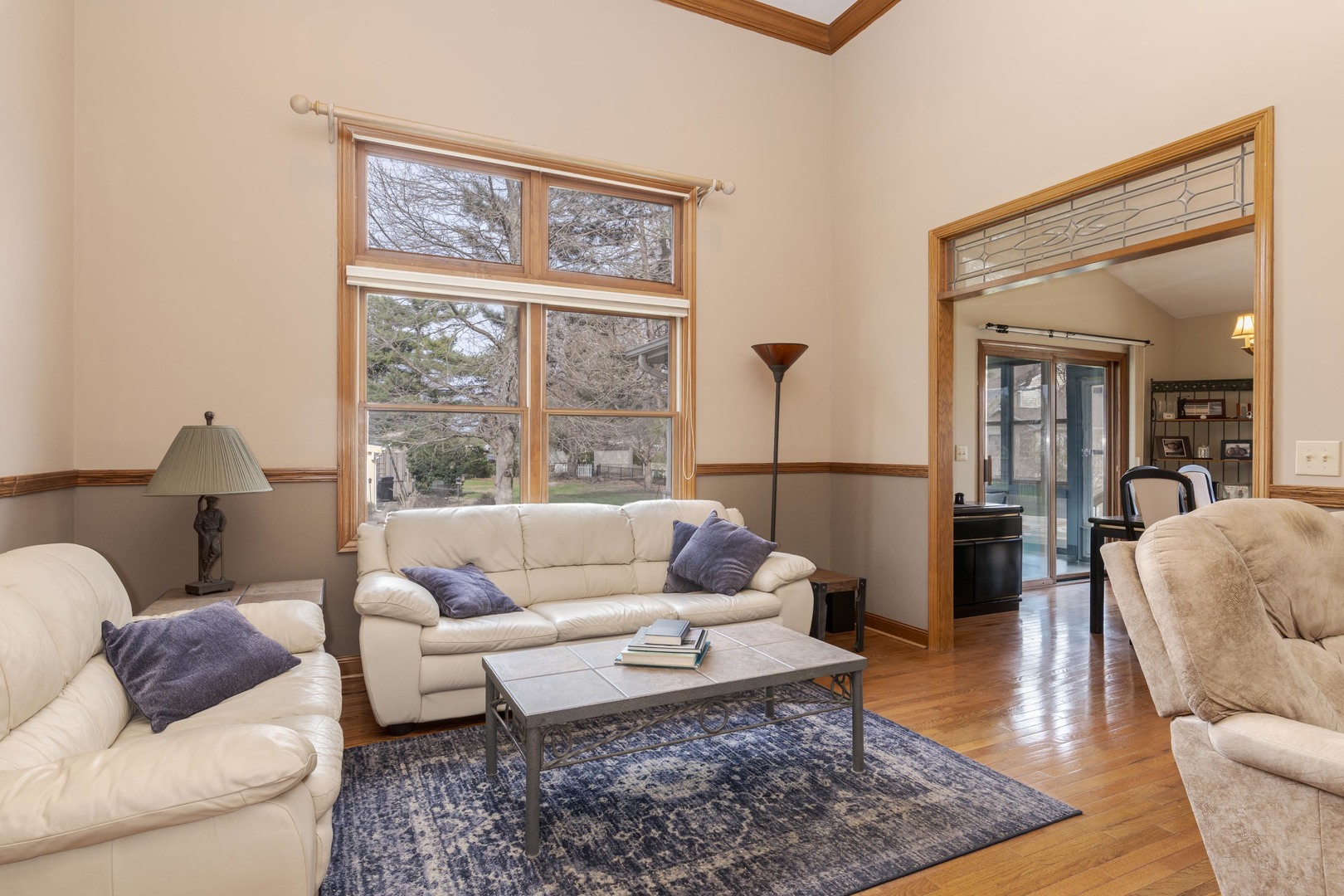 8627 Oakmont Road, Bloomington, IL 61705