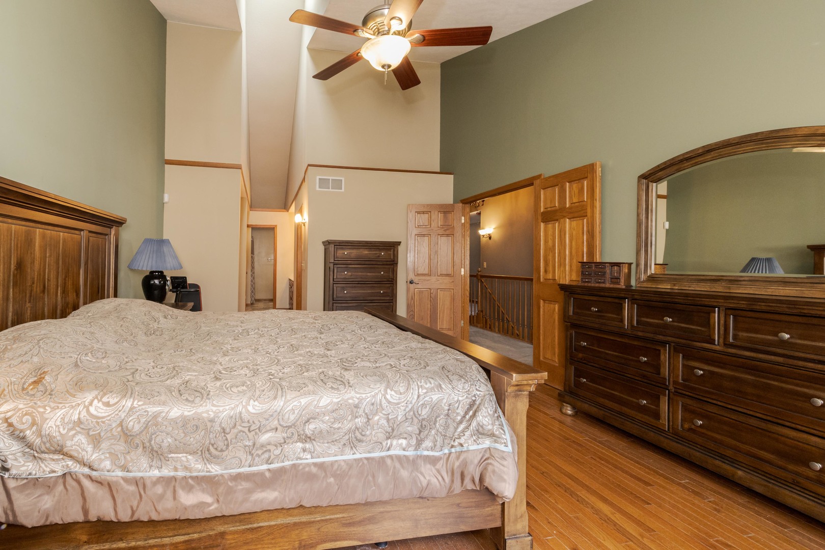 8627 Oakmont Road, Bloomington, IL 61705