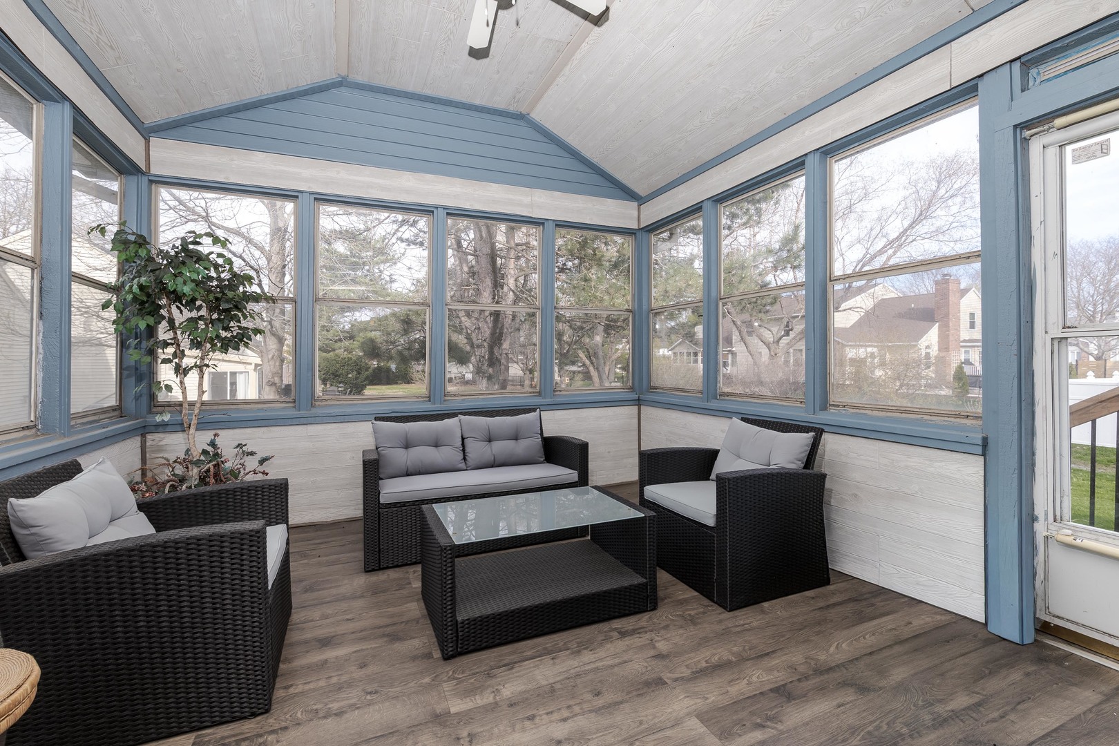 8627 Oakmont Road, Bloomington, IL 61705