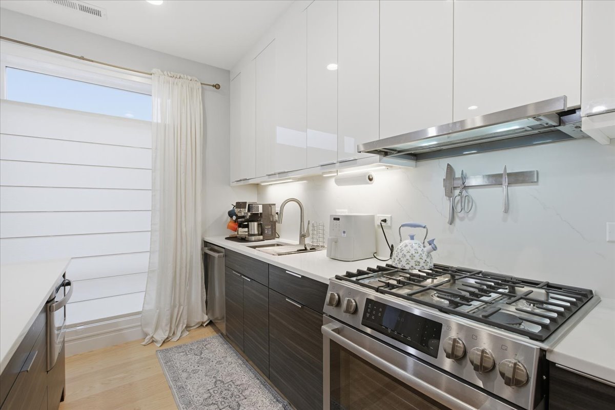 715 South Boulevard #301, Oak Park, IL 60302