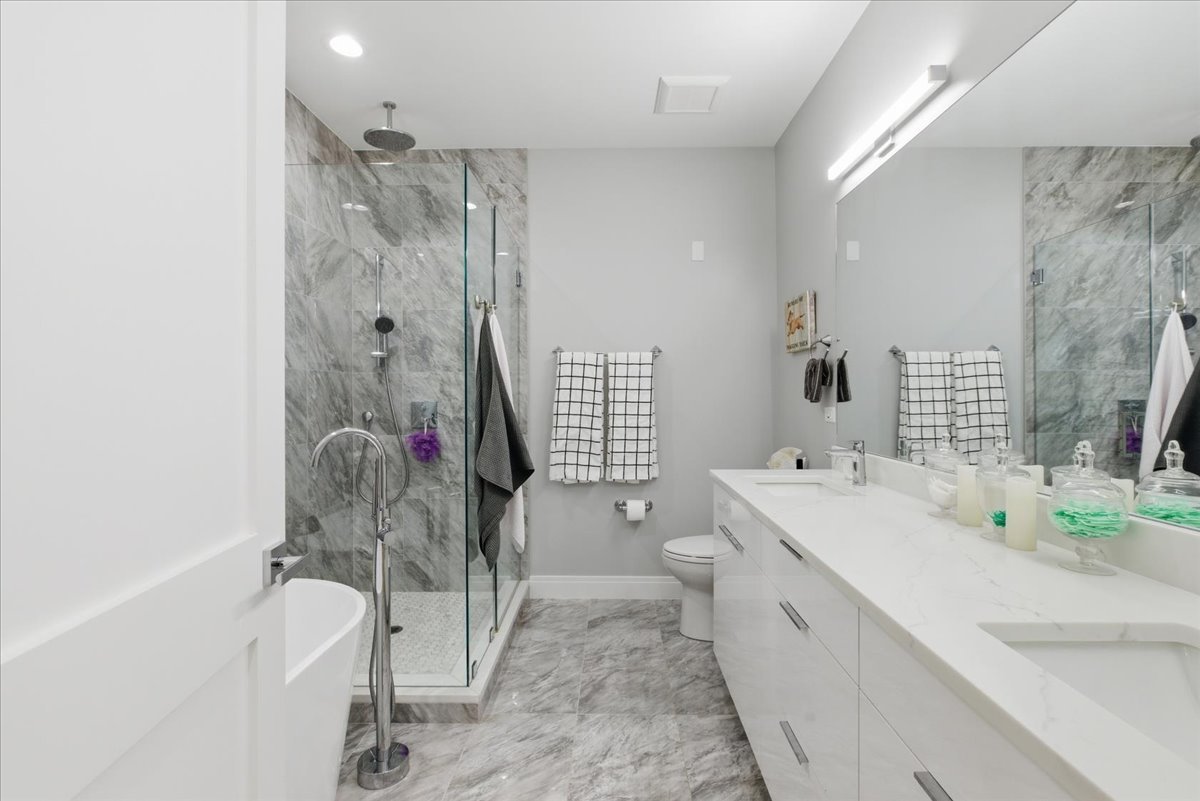 715 South Boulevard #301, Oak Park, IL 60302