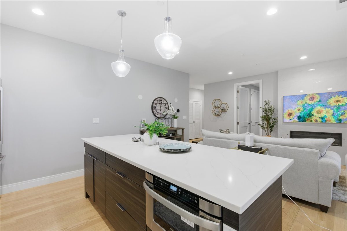 715 South Boulevard #301, Oak Park, IL 60302