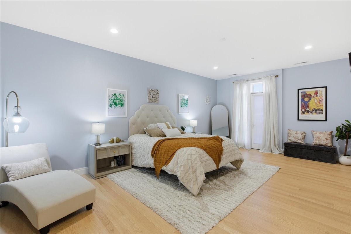 715 South Boulevard #301, Oak Park, IL 60302