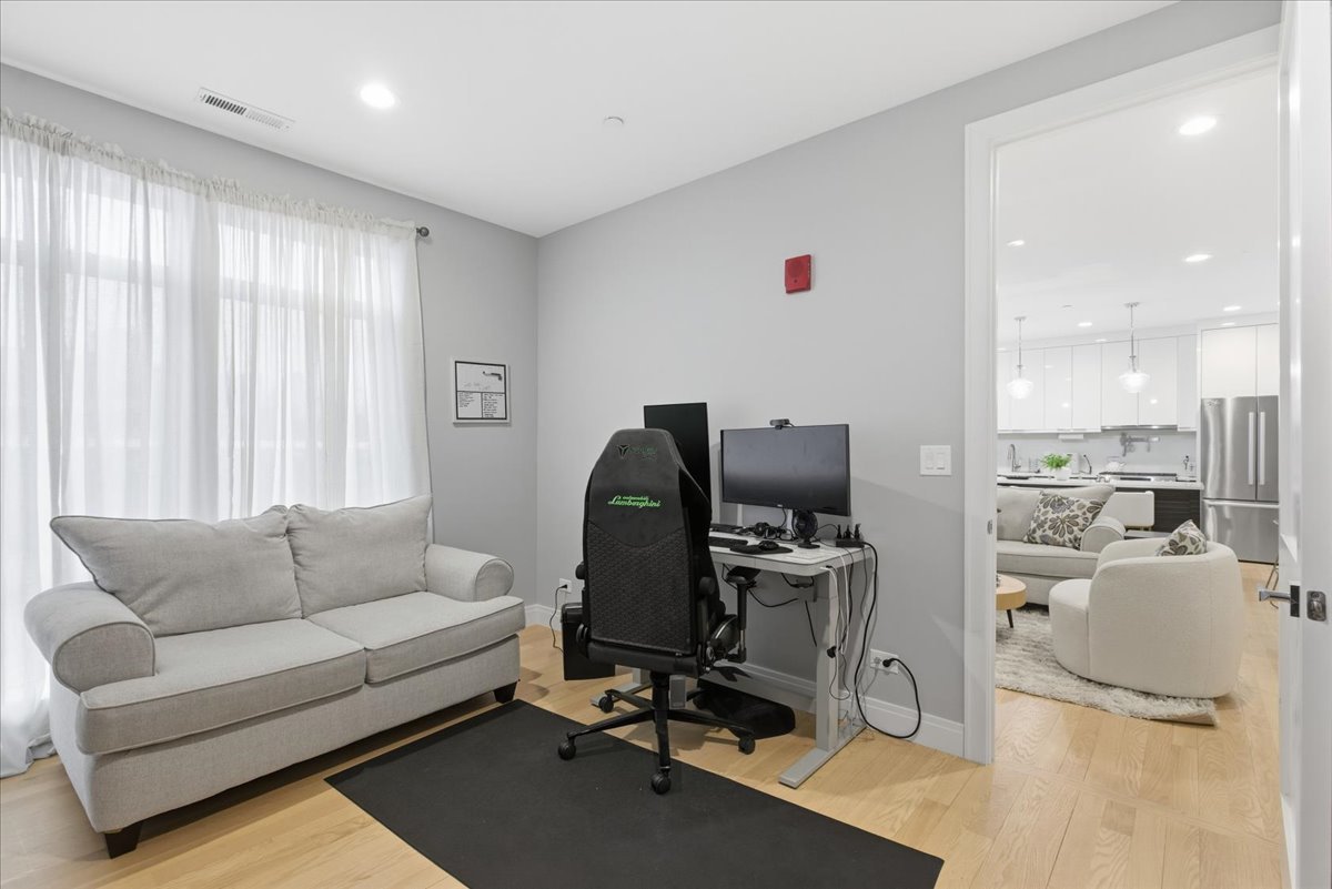 715 South Boulevard #301, Oak Park, IL 60302