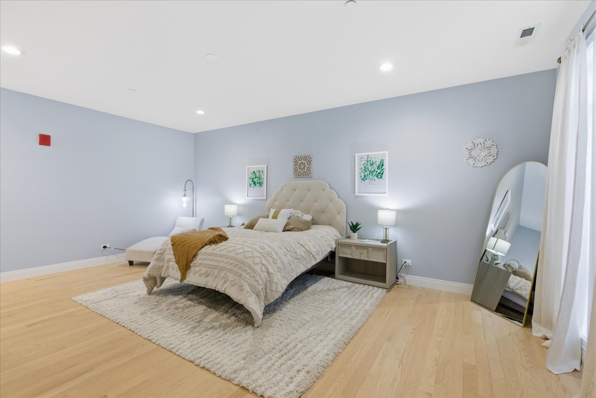 715 South Boulevard #301, Oak Park, IL 60302