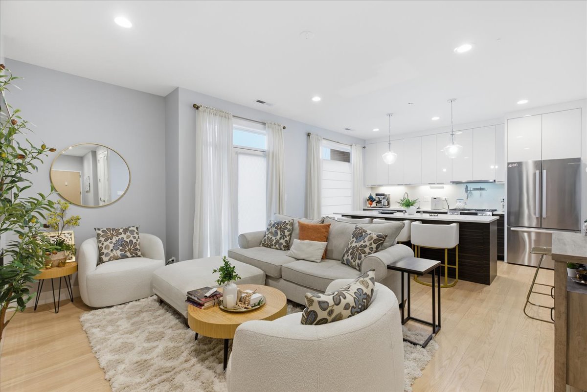 715 South Boulevard #301, Oak Park, IL 60302