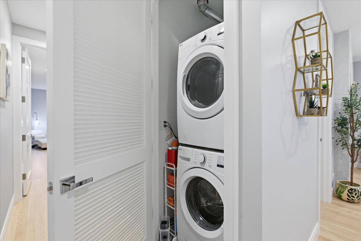 715 South Boulevard #301, Oak Park, IL 60302