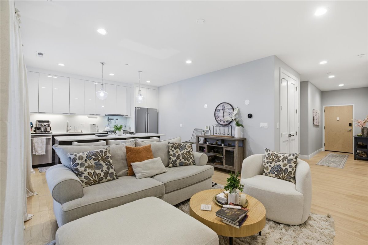 715 South Boulevard #301, Oak Park, IL 60302