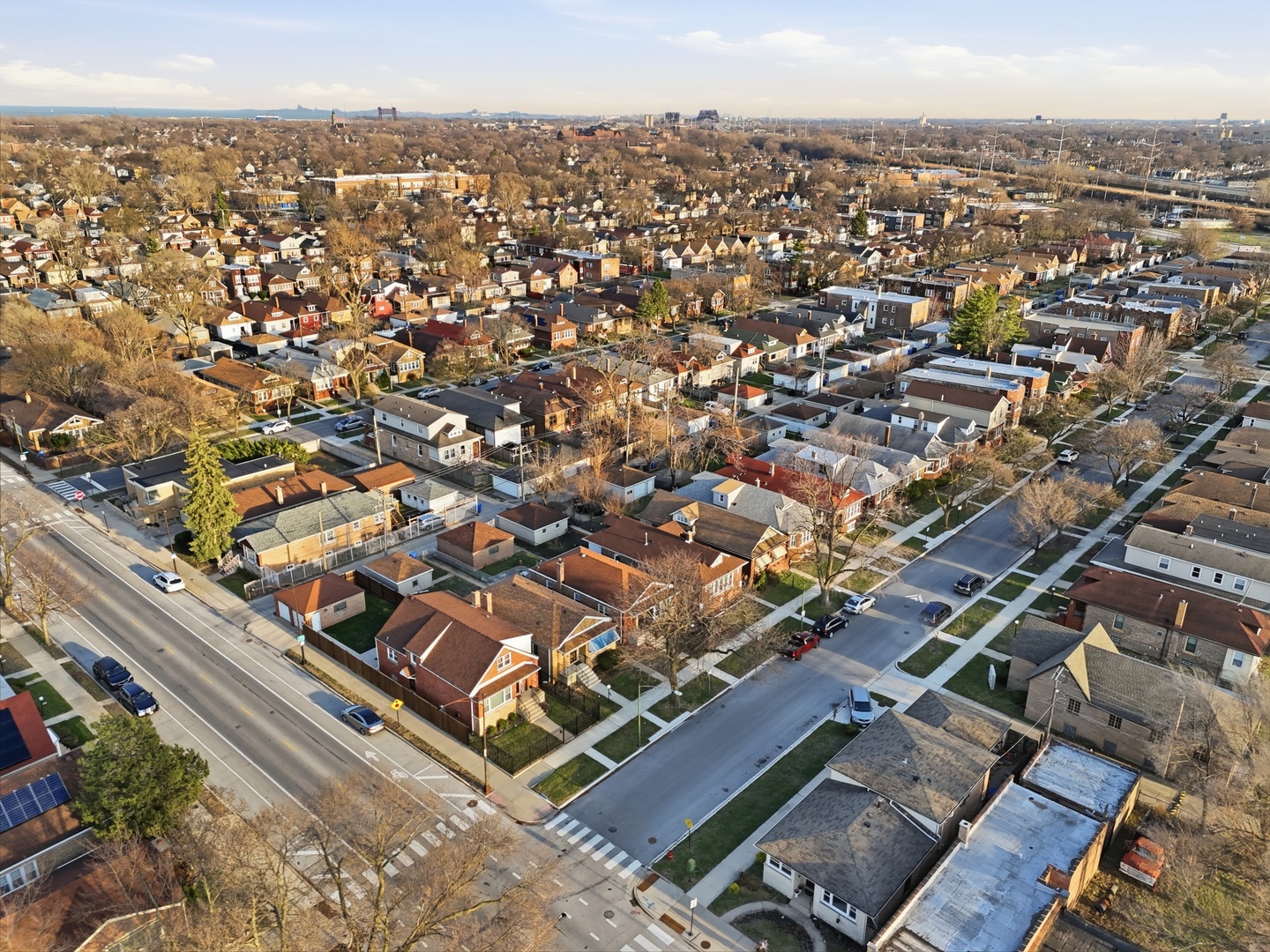 8305 S Paxton Avenue, Chicago, IL 60617