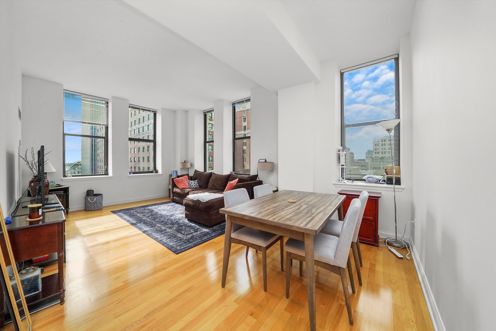 8 W MONROE Street #1604, Chicago, IL 60603