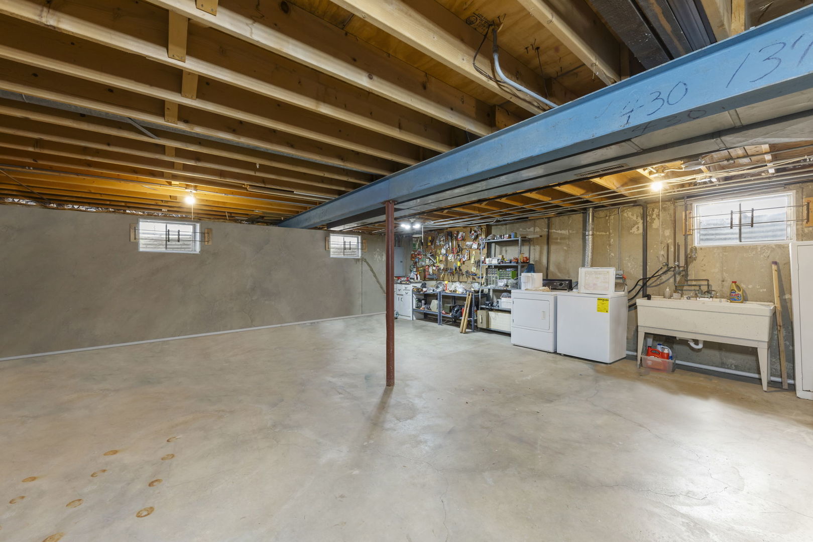 1530 N Blanchard Court, Wheaton, IL 60187