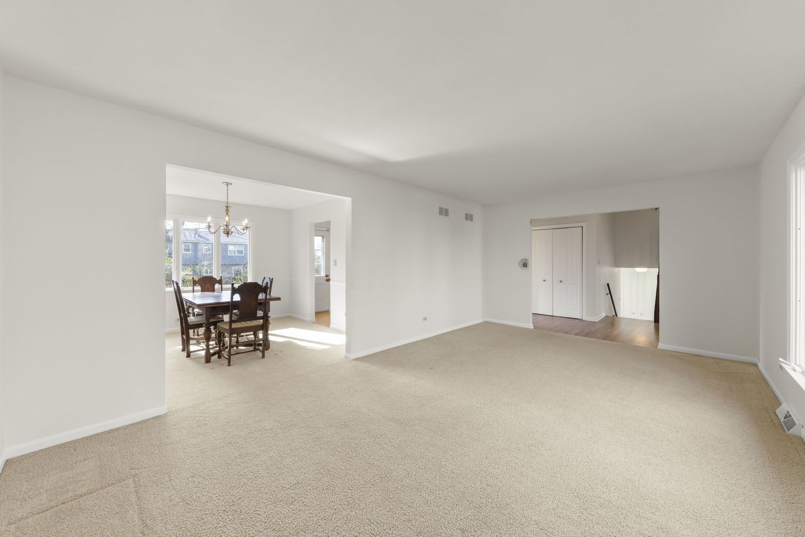 1530 N Blanchard Court, Wheaton, IL 60187