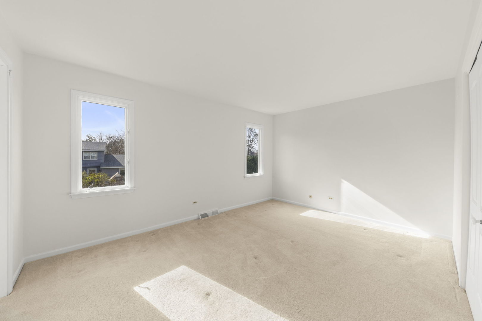 1530 N Blanchard Court, Wheaton, IL 60187