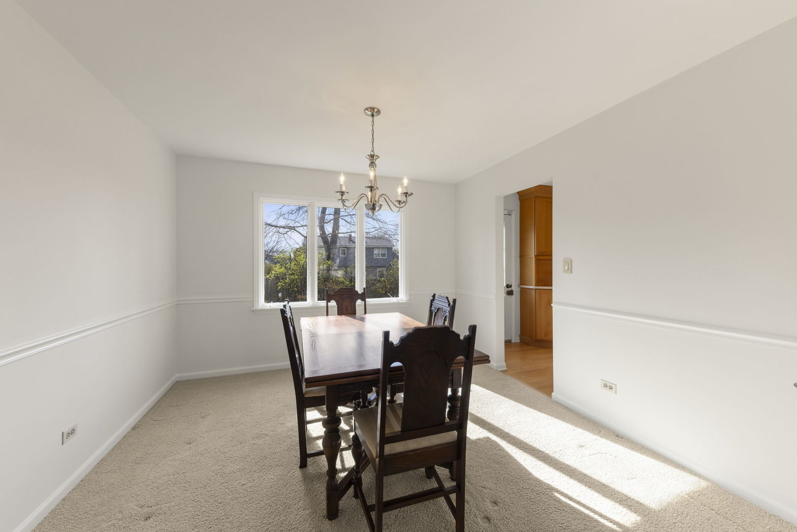 1530 N Blanchard Court, Wheaton, IL 60187