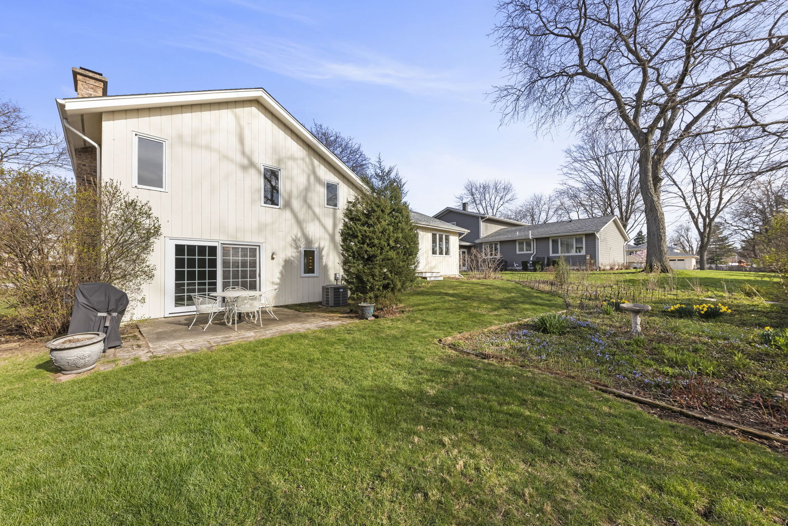 1530 N Blanchard Court, Wheaton, IL 60187